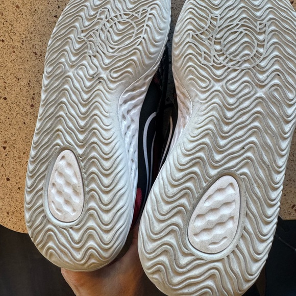 Youth Nike KD Trey 5 V111 Basketball Shoes. - Picture 11 of 11